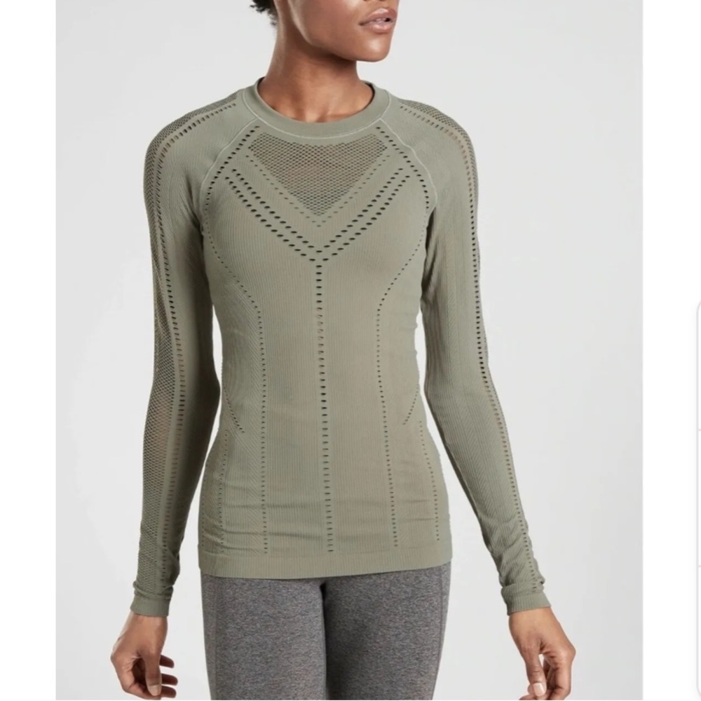 Athleta Oxygen Long Sleeve Top—size small
